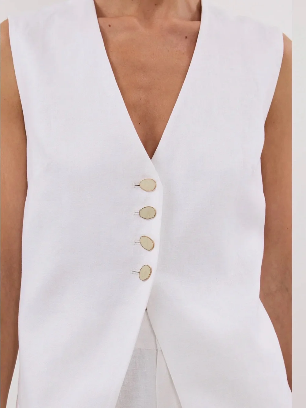 Knox White Linen Vest - Picture 3 of 5
